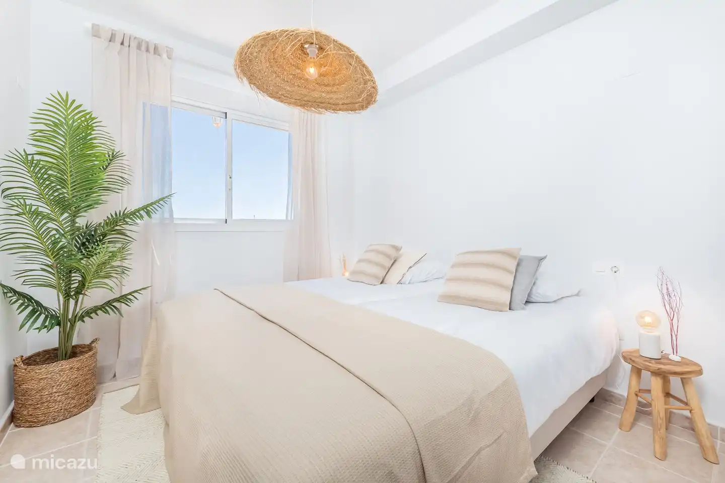 2 Schlafzimmer
Extra lange Betten 2 x 200 cm und 2 x 210 cm