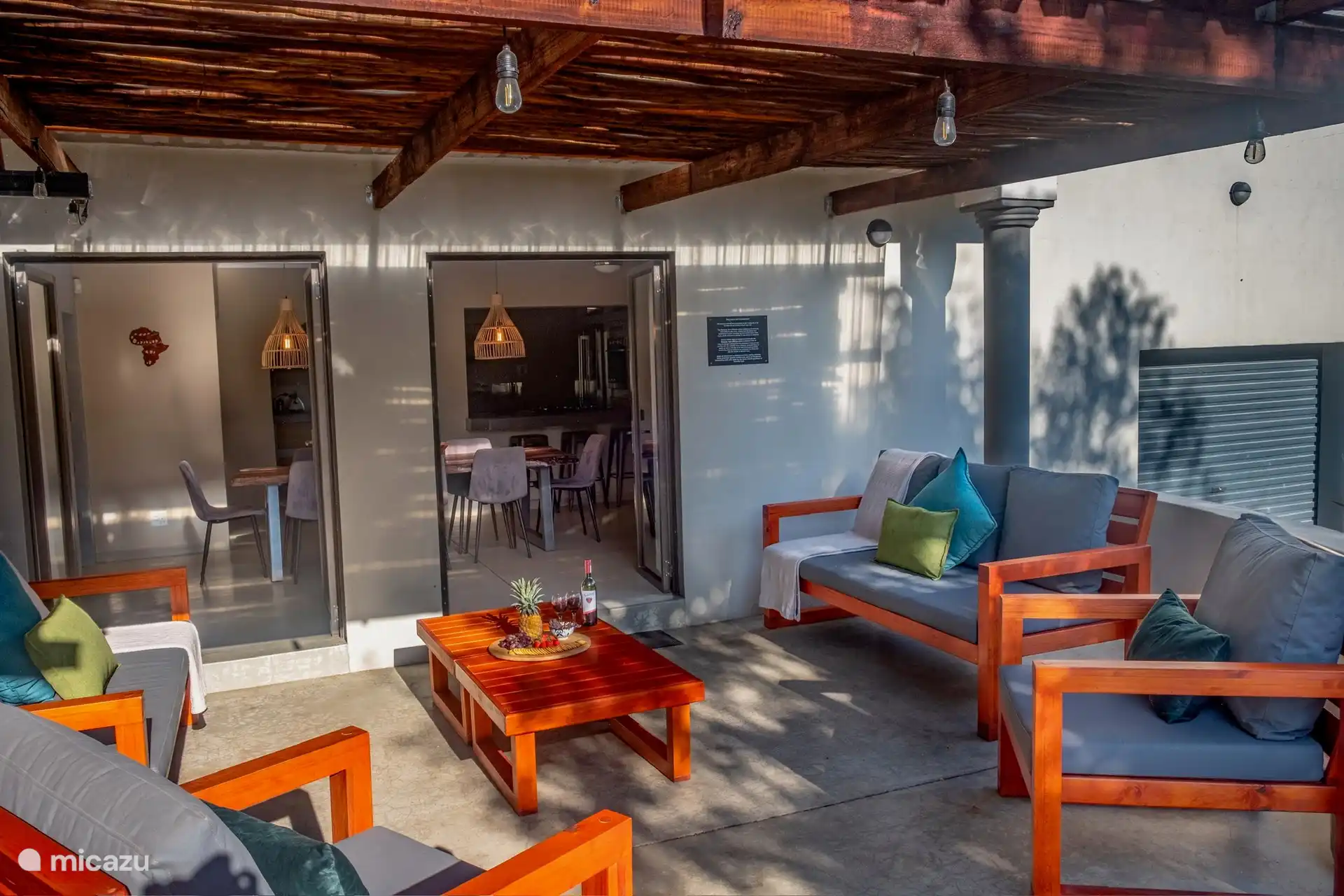 TERRASSE UND TERRASSENTÜREN