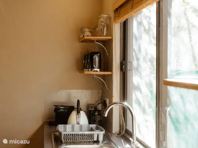 Jackals Dream | Afrique du Sud, Mpumalanga, Marloth Park - maison de vacances plan de travail avec bouilloire, Nespresso, grille-pain