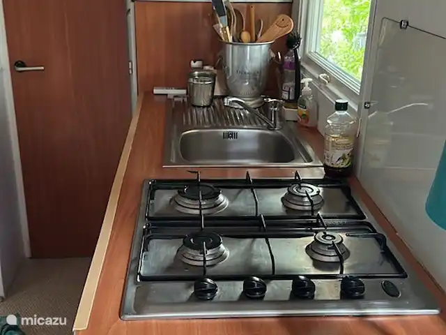 stacaravan huren in Frankrijk, Côte d´Azur, Ramatuelle – Beach House Kon Tiki St. Tropez Kitchenette