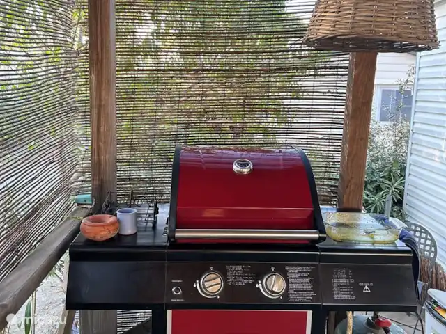 stacaravan huren in Frankrijk, Côte d´Azur, Ramatuelle – Beach House Kon Tiki St. Tropez Barbecue op de veranda