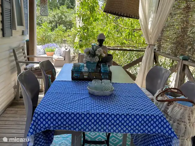 stacaravan huren in Frankrijk, Côte d´Azur, Ramatuelle – Beach House Kon Tiki St. Tropez Buiten veranda