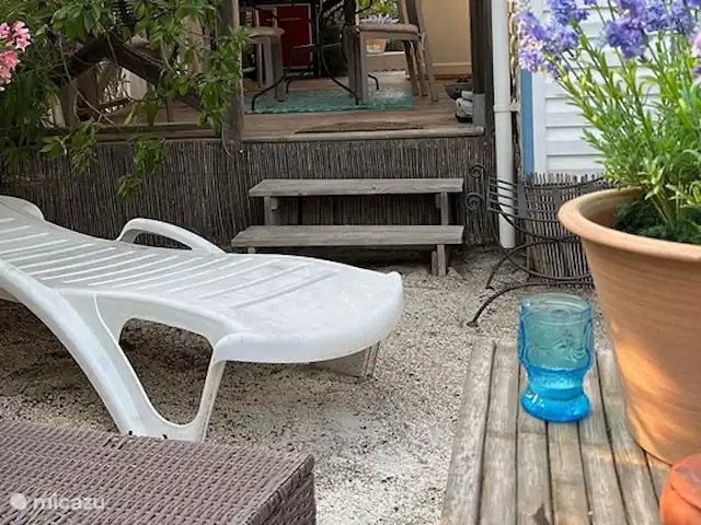 stacaravan huren in Frankrijk, Côte d´Azur, Ramatuelle – Beach House Kon Tiki St. Tropez Zijkant strandhuisje