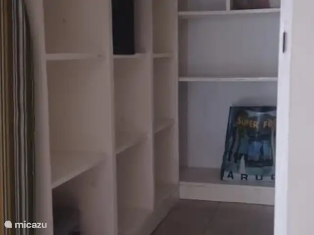 appartement huren in Aruba, Zuidoost-Aruba, San Nicolas – Cas Fontein Uw persoonlijk inloopkast