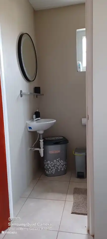 Baño con lavabo