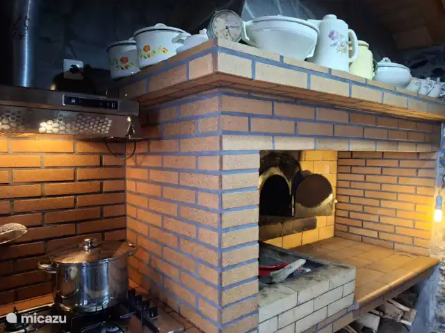 Casa Pestana Ferreira huren in Portugal, Madeira, Estreito da Calheta - vakantiehuis Ons pizza/ buiten keukentje met oude steen oven
