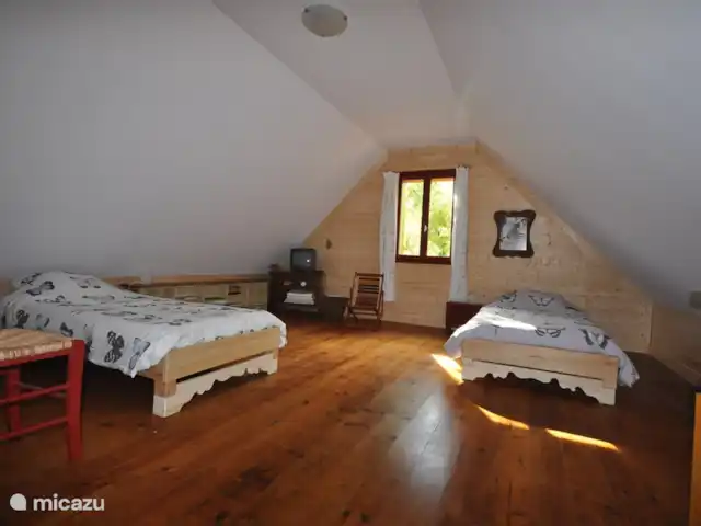 La señorita en Francia, Lot, Lavercantière - casa rural / cabaña habitación de arriba con 2 camas de 90x190 y 1 cama de 140x190