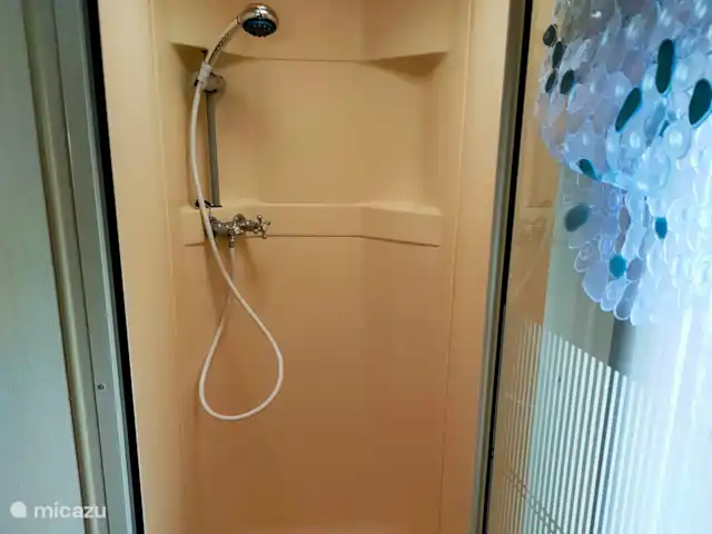 Casa Cien en Países Bajos, Overijssel, De Pol - mobil home / caravana Ducha