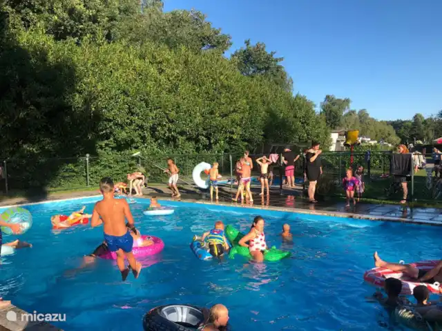 Casa Cien en Países Bajos, Overijssel, De Pol - mobil home / caravana Piscina en el parque