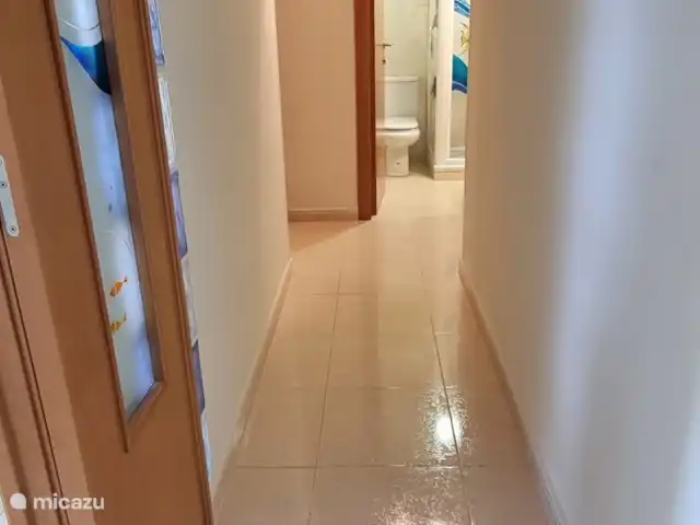 Zeebries schuilplaats huren in Spanje, Costa Blanca, Dénia - appartement Loopbrug met toegang tot de badkamer en de twee slaapkamers