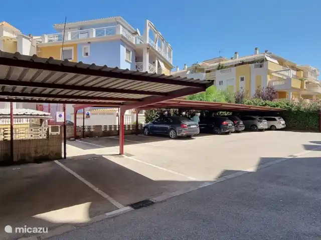 Zeebries schuilplaats huren in Spanje, Costa Blanca, Dénia - appartement Gereserveerde overdekte hoekparkeerplaats nr. 10