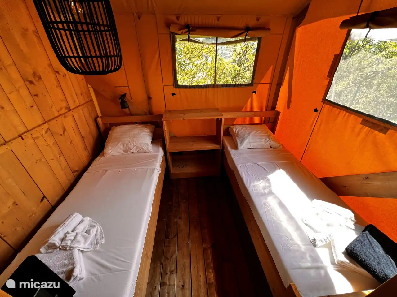 Schlafzimmer 2 Das dritte Schlafzimmer ist ein Kastenbett und über eine Treppe erreichbar