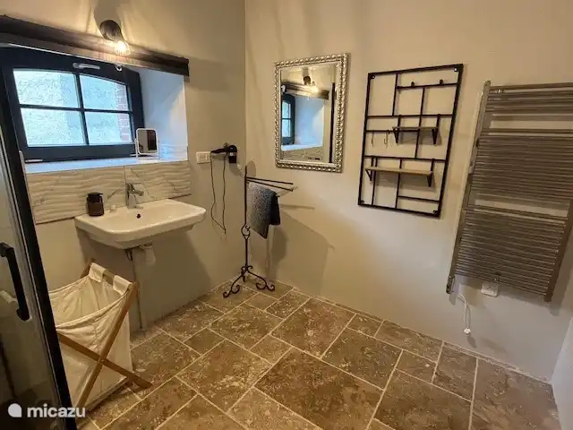 Familienbadezimmer Erdgeschoss
