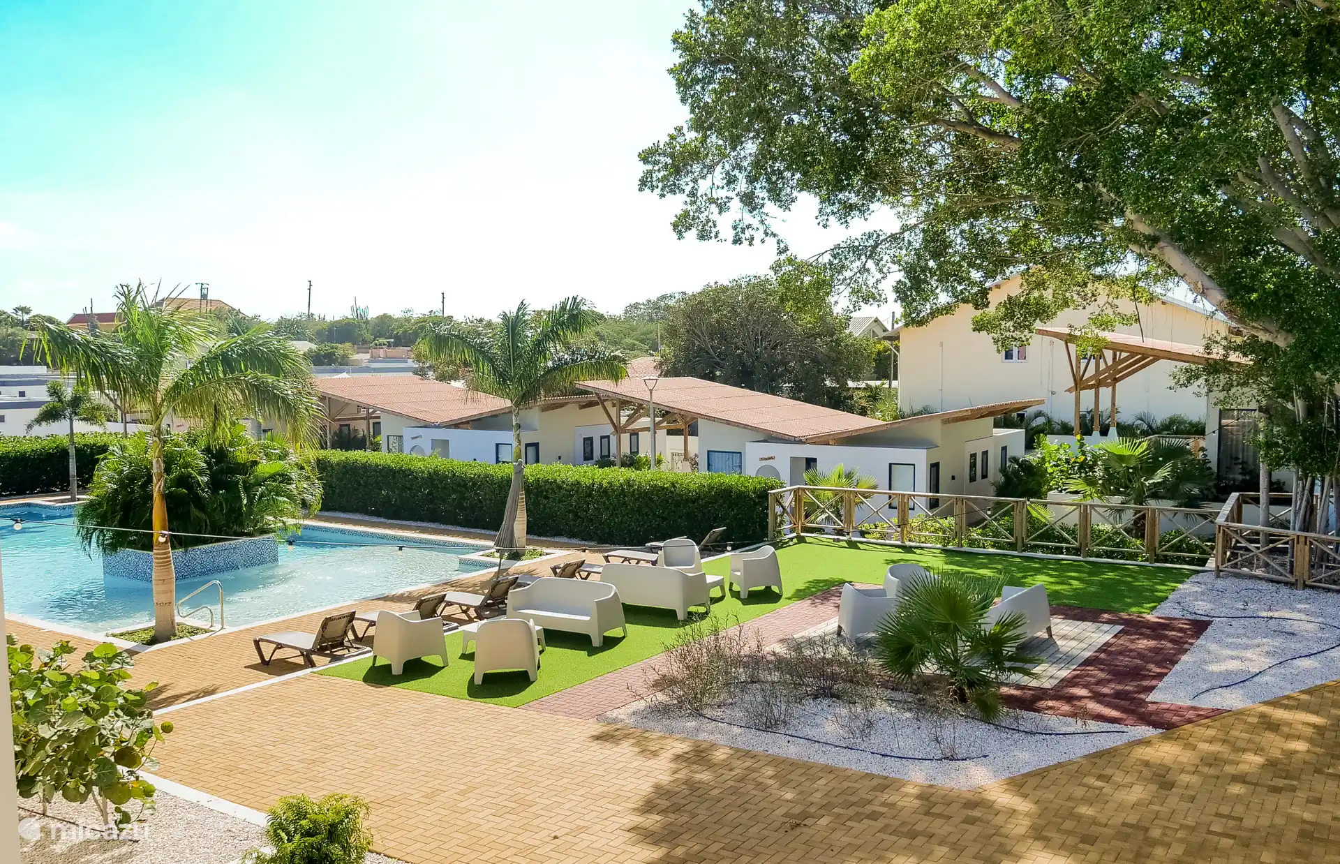 Loungebereich am Pool.