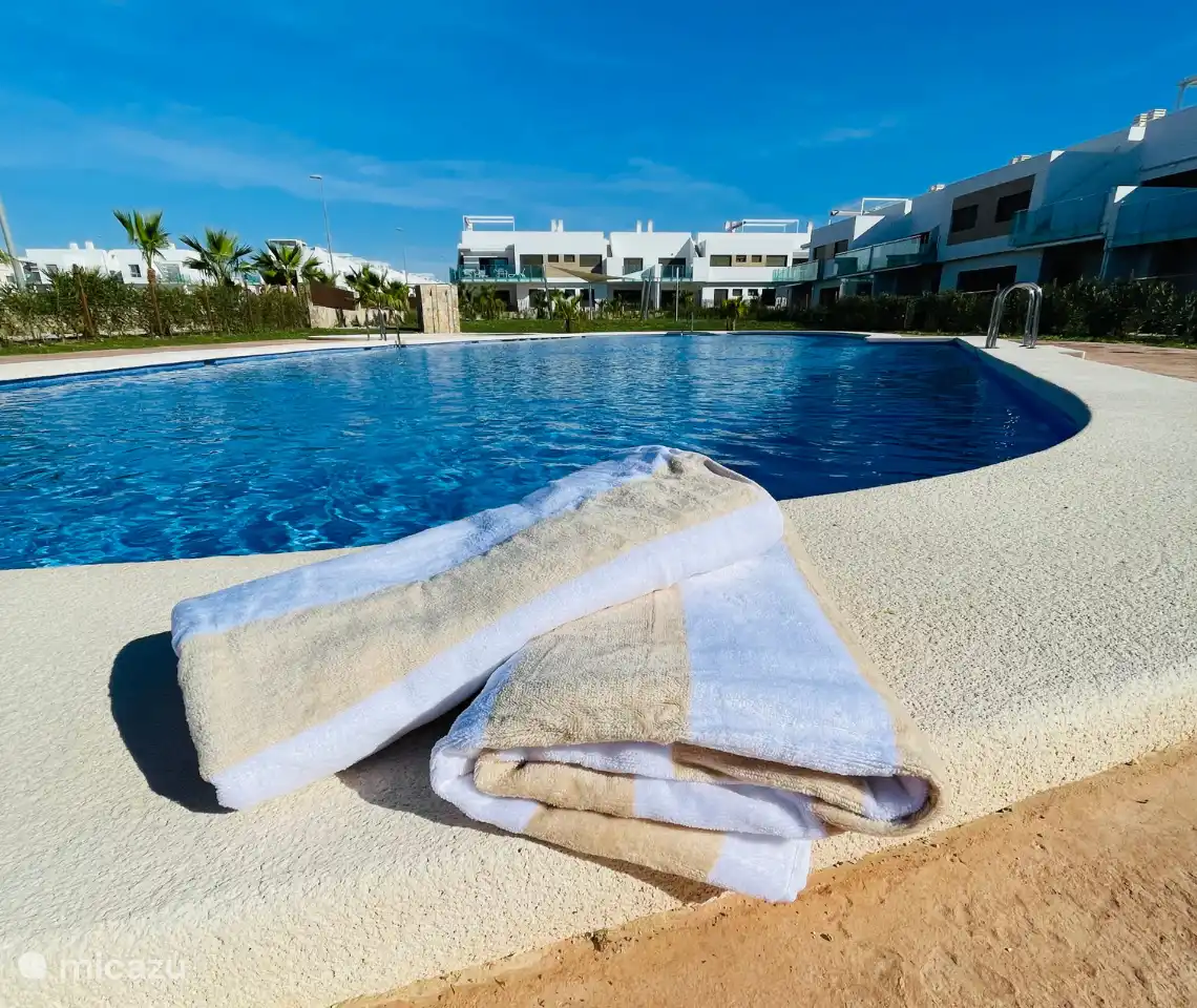 Swimming pool with children's pool and whirlpool