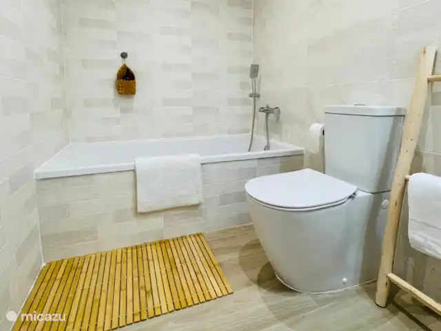 Casa Paloma Blanca Soleil et Golf | Espagne, Costa Blanca, Torrevieja - appartement Salle de bain 2 avec baignoire pour profiter.