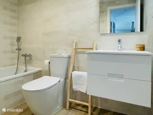 Casa Paloma Blanca Soleil et Golf | Espagne, Costa Blanca, Torrevieja - appartement Salle de bain 2 avec baignoire pour profiter.