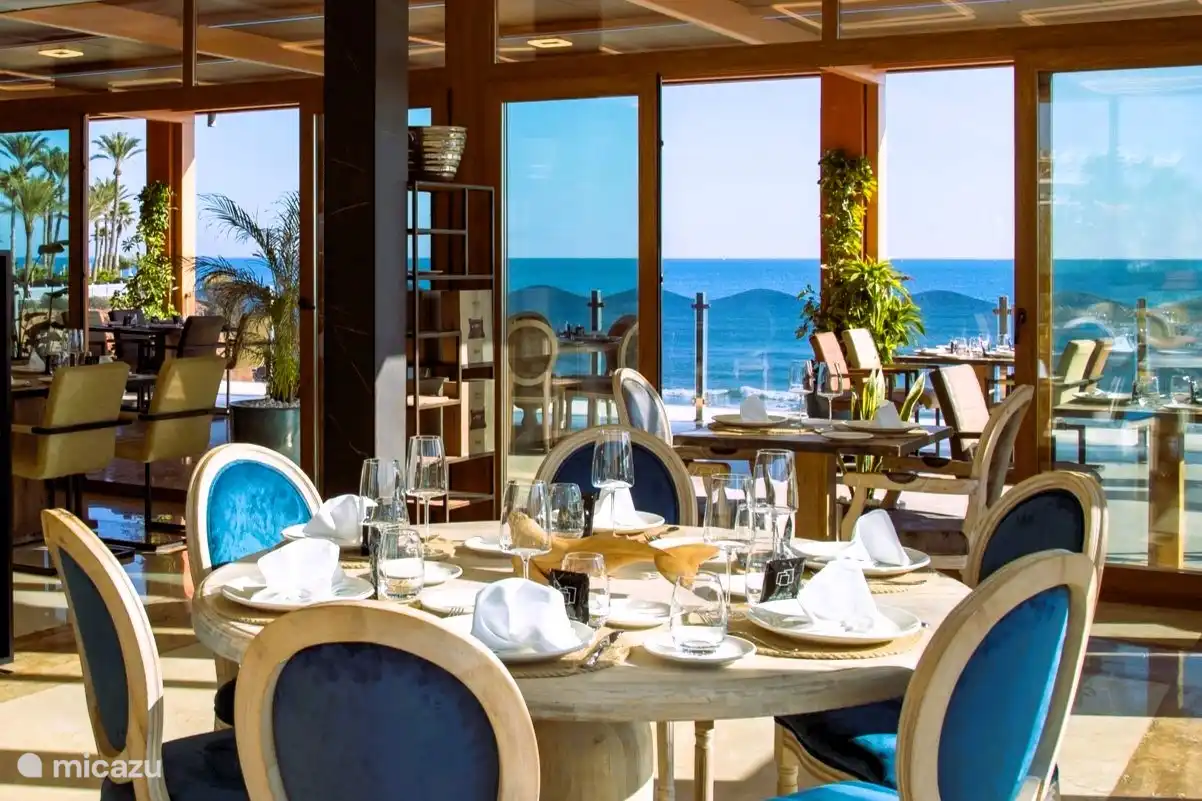 restaurant on the beach of La Zenia, 3 km.