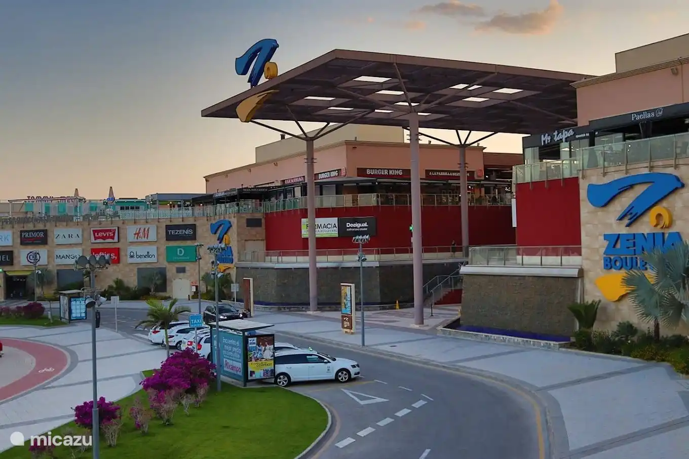 Zenia Boulevard, largest shopping center in the province of Alicante, 2 km.