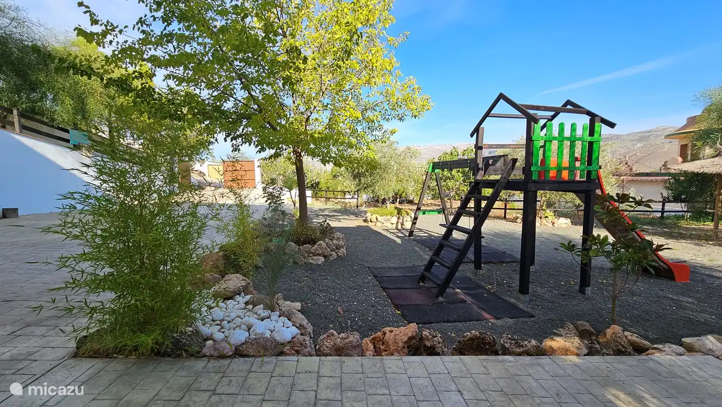 Équipements de jeux et grand jardin