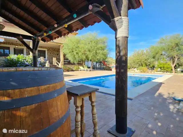 Villa Lolo huren in Spanje, Andalusië, Loja - villa Overzicht over de gehele tuin