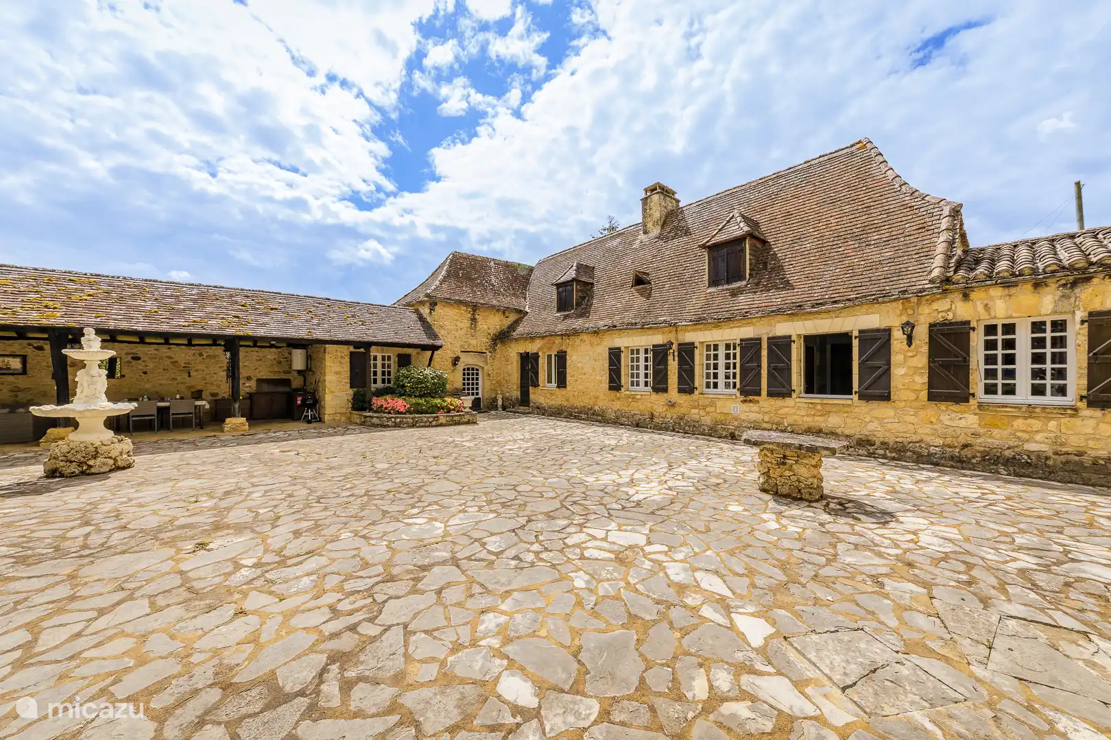 Gran espacio frente a la casa