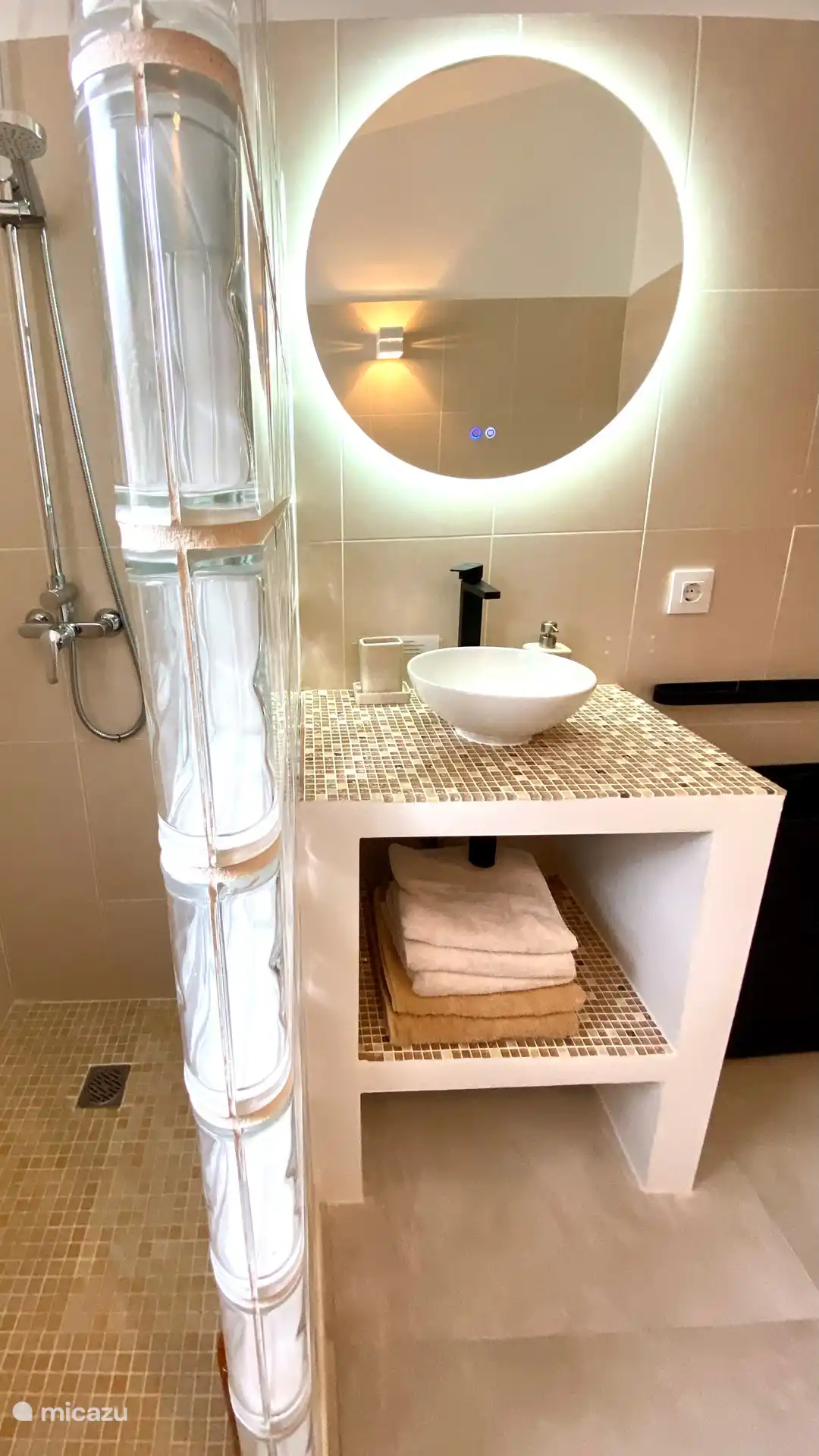 Badezimmer, Dusche, Toilette, Heizung