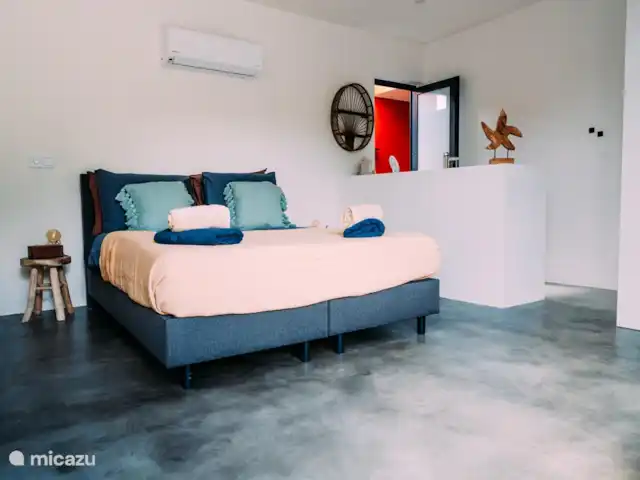 Villa Mellow piscine Eco resort | Curaçao, Curaçao-Centre, Boca St. Michiel - villa Chambre avec salle de bain privée, lits confortables pour une nuit de sommeil parfaite. Toutes avec climatisation, armoire, lavabo spacieux et douche et toilettes extérieures.