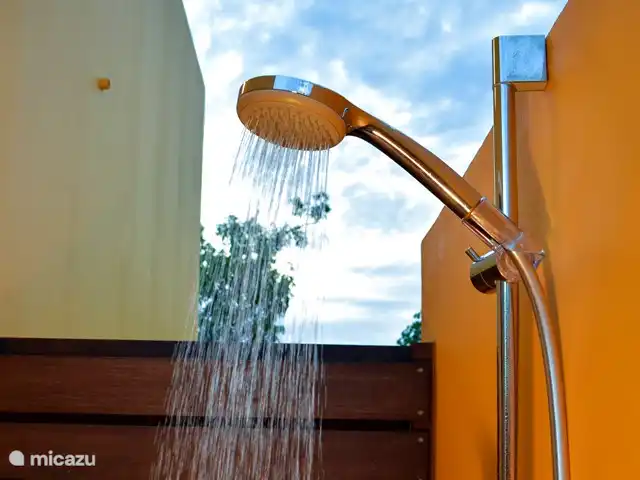 Villa Mellow piscine Eco resort | Curaçao, Curaçao-Centre, Boca St. Michiel - villa Prendre une douche dehors sous le ciel bleu ou étoilé est une expérience.