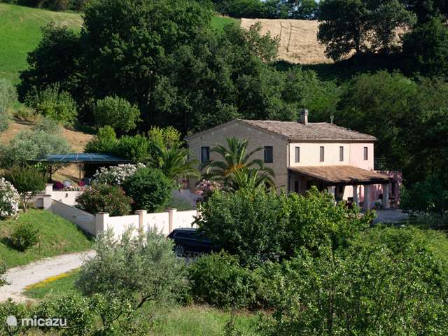 Holiday home in Italy, Marche – villa Casa Tavola