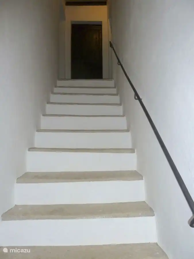Treppe zum Obergeschoss