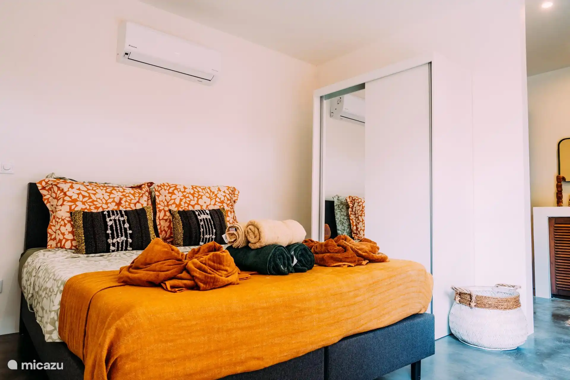 Elke slaapkamer beschikt over een ruime kledingkast.