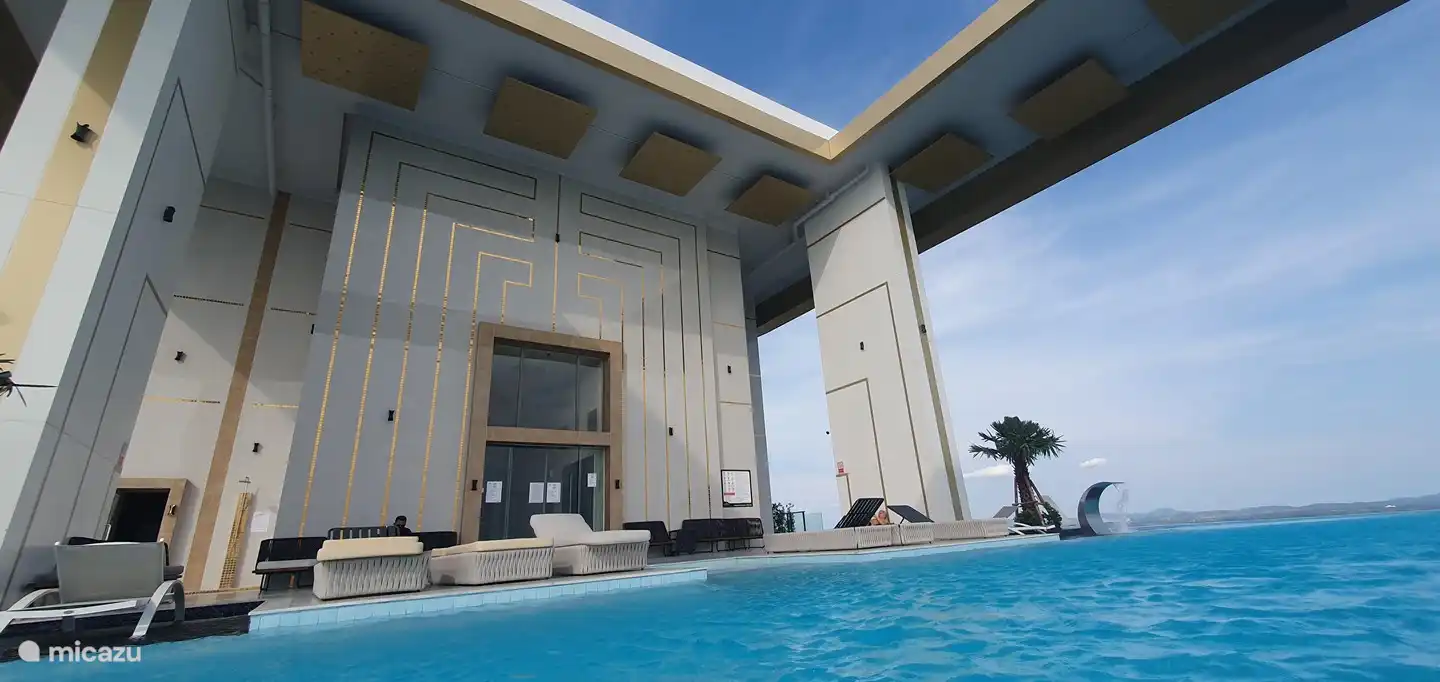 Apartamento con piscina privada Jomtien Beach Pattaya Piscina en la azotea c