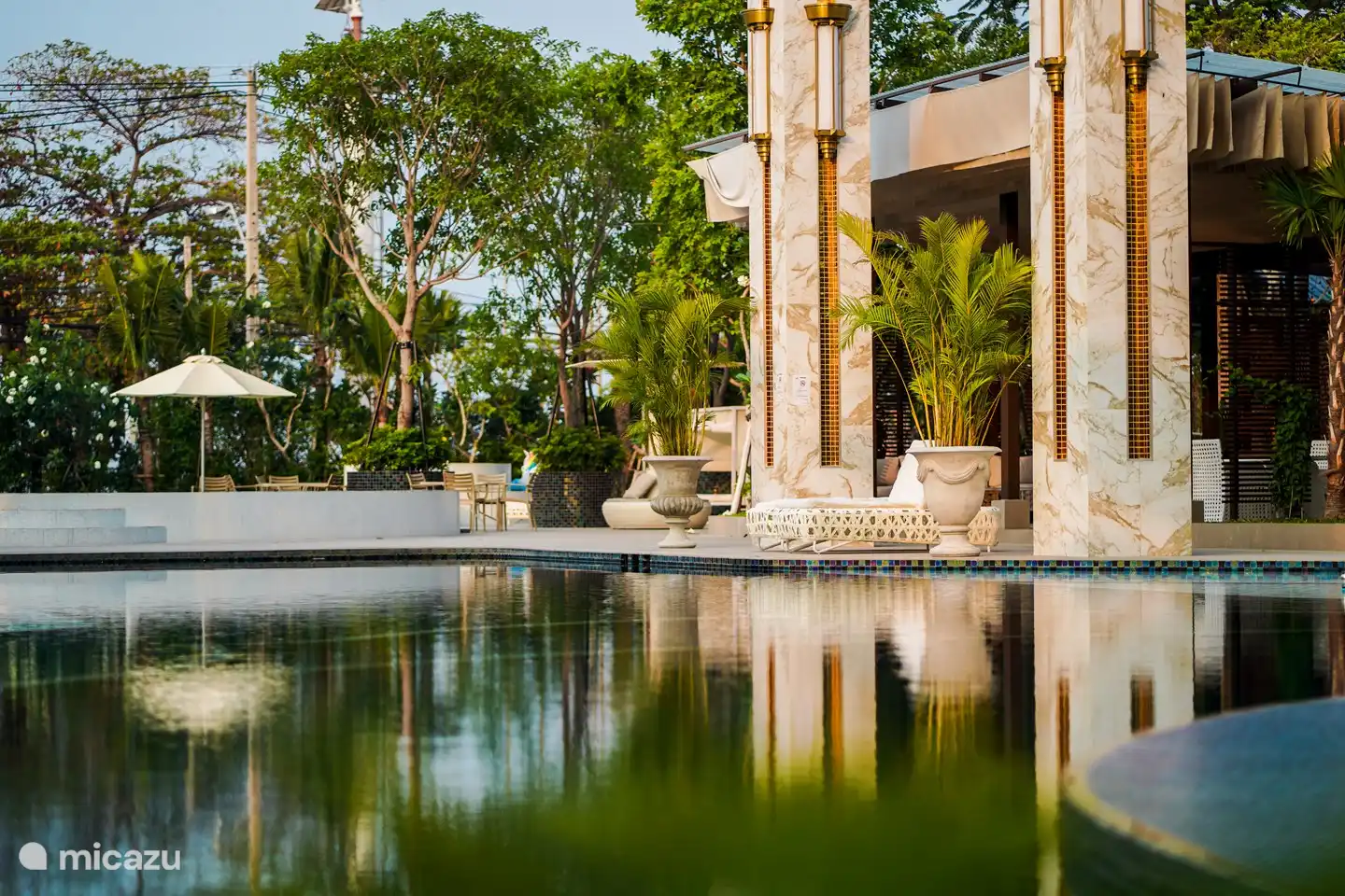 Apartamento con piscina privada Jomtien Beach Pattaya piscina en la planta baja