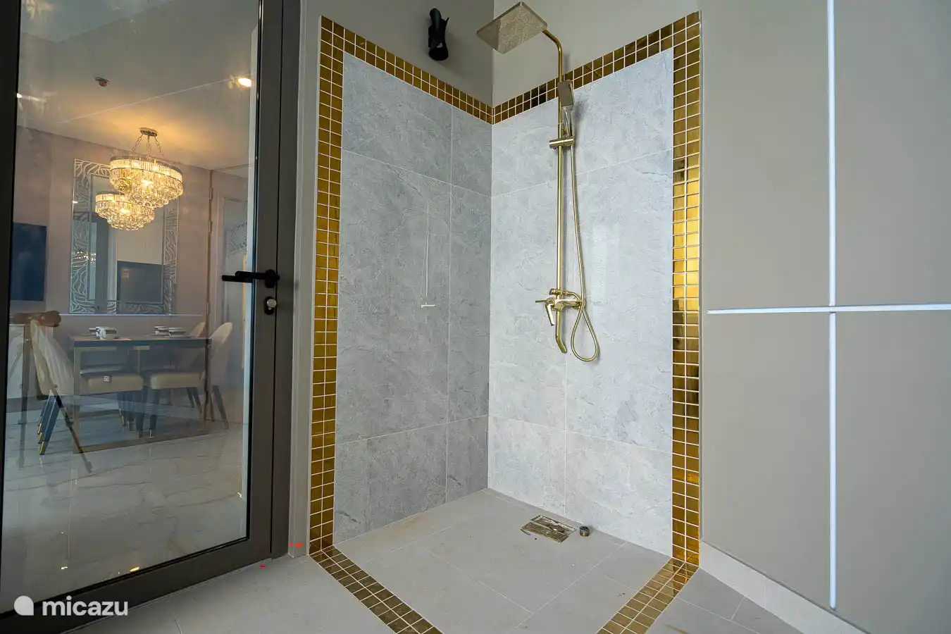 Apartamento con piscina privada Jomtien Beach Pattaya Ducha de lluvia al aire libre