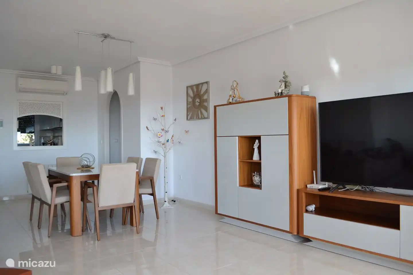 Wohnzimmer/Essbereich