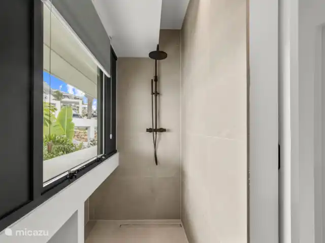 Station balnéaire de Blue Bay | Villa Bocazul 2 | Curaçao, Curaçao-Centre, Blue Bay - villa Salle de bain privée dans la chambre 2.