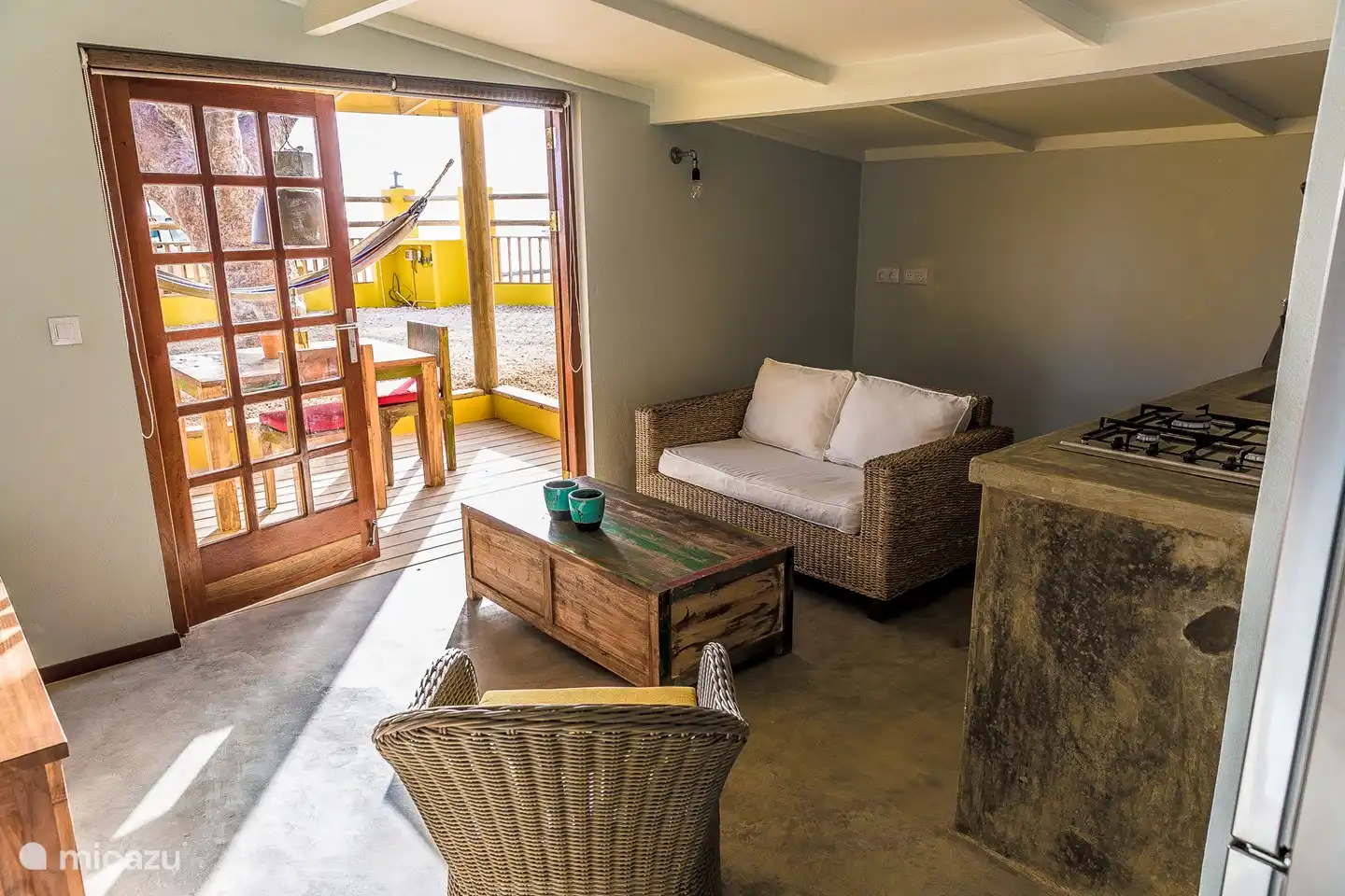 Wohnzimmer, Küche und Veranda Warawara