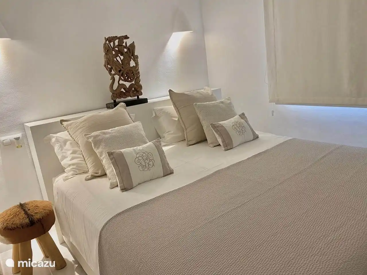 Schlafzimmer 1 im Erdgeschoss mit Doppelbett