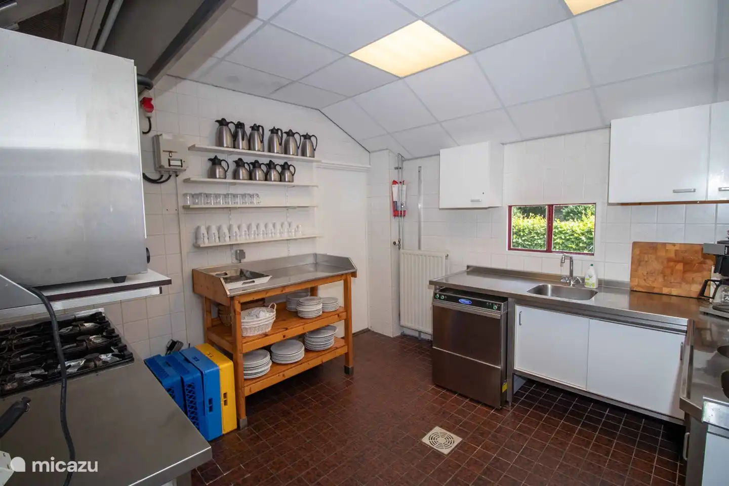 Catering-Küche voll ausgestattet