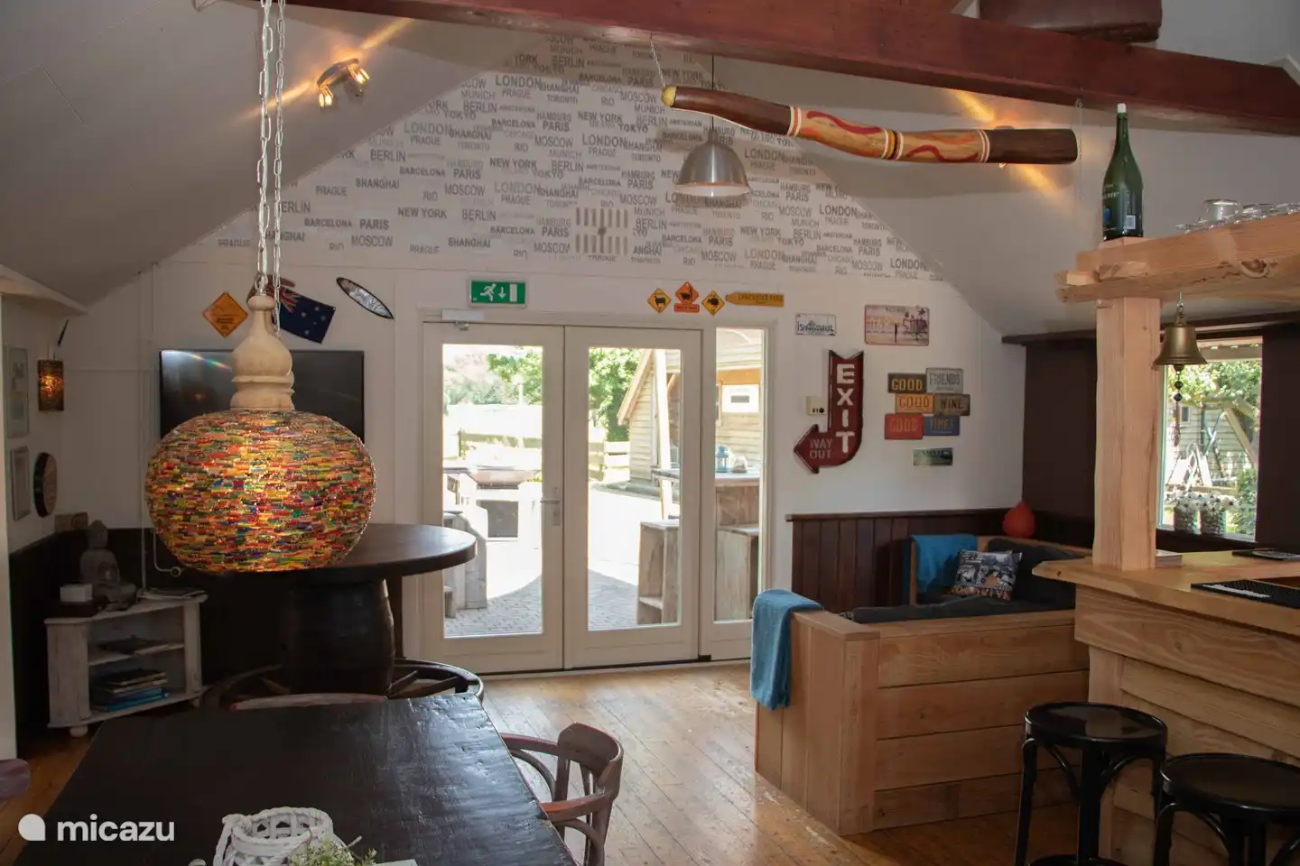 Bar in der Auberge le Monde