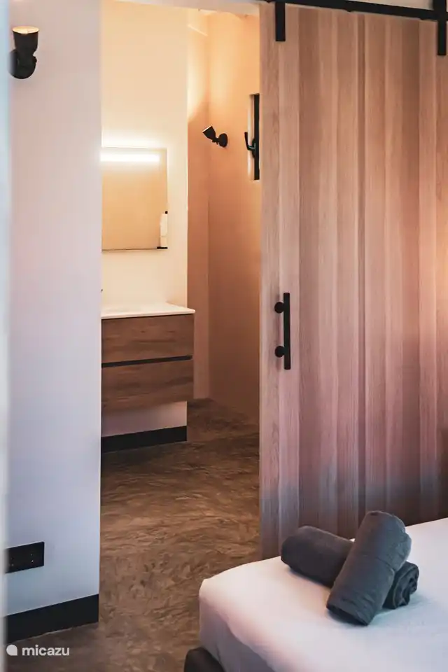 Salle de bain dans la deuxième chambre