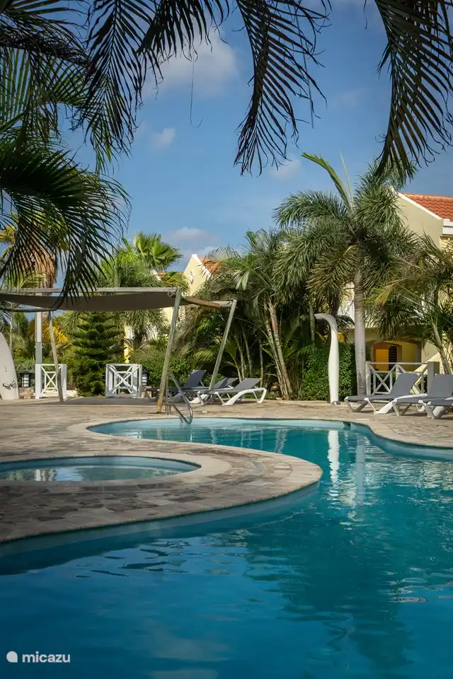 Une piscine pour enfants est également disponible