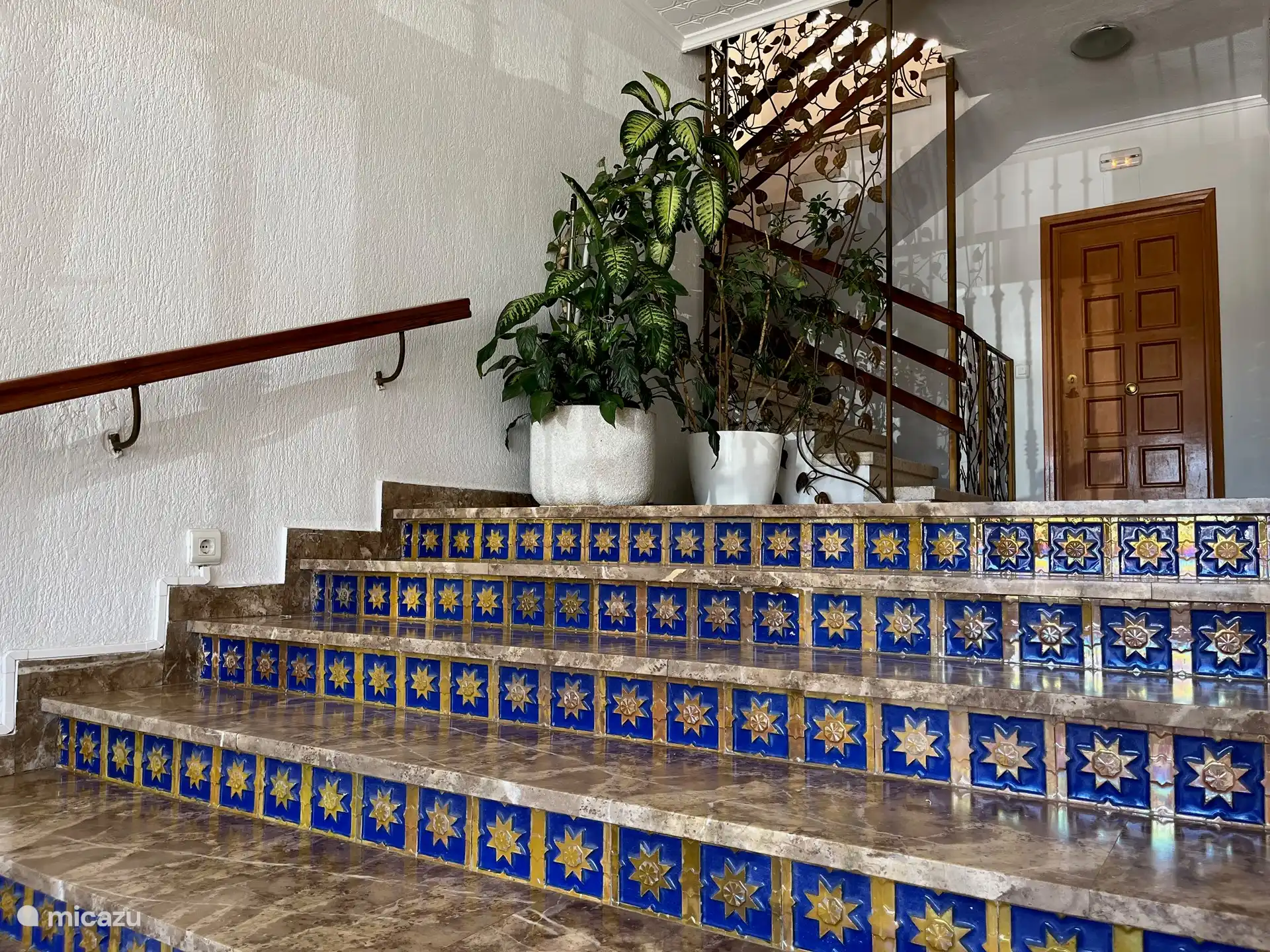 Eingang innerhalb der Apartmentanlage