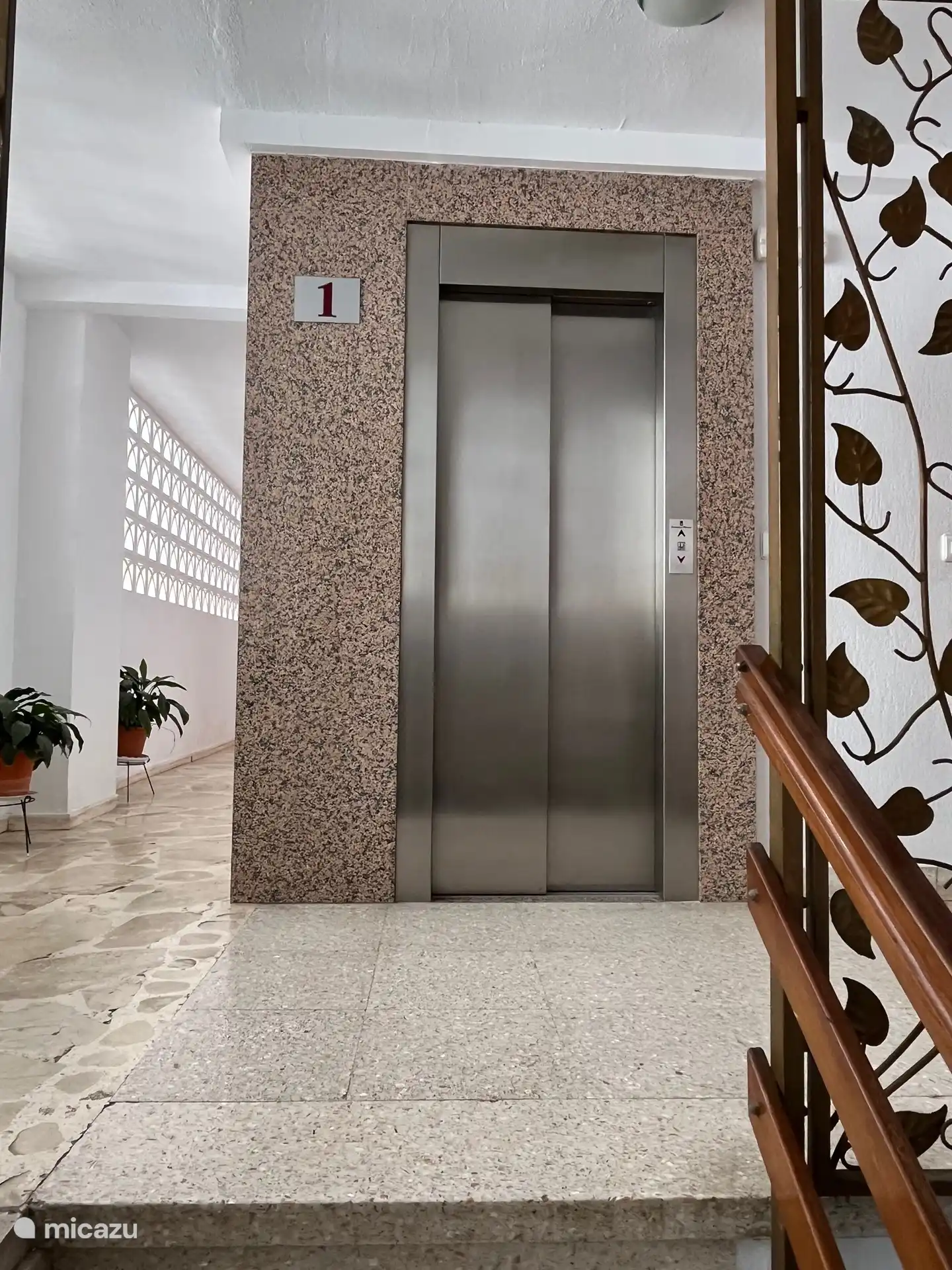 Aufzug zu allen Etagen