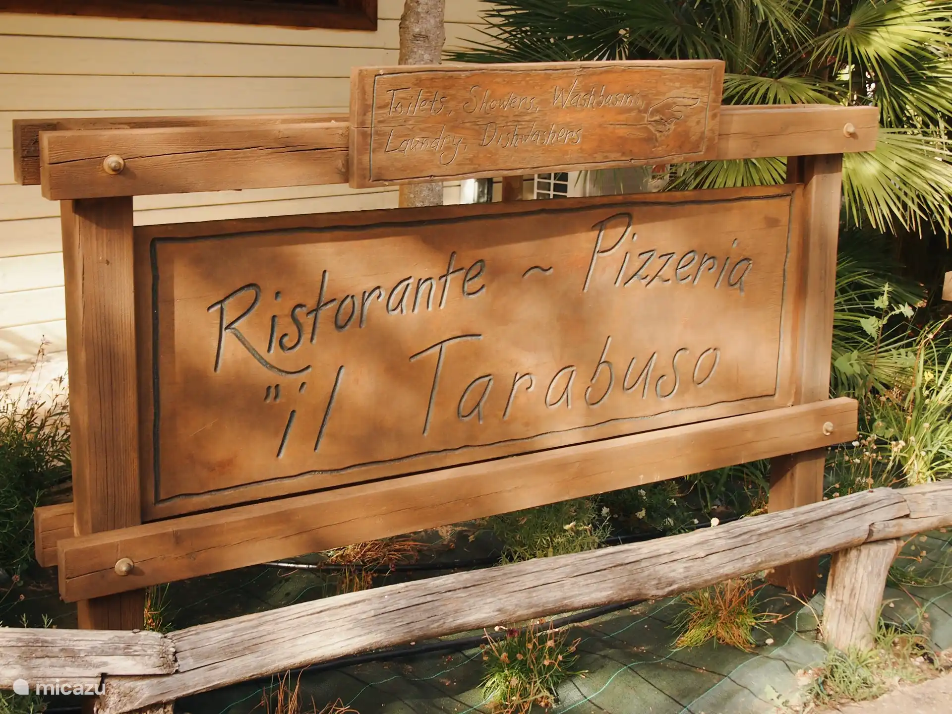 Enjoy peace, nature and Tuscan charm. Our luxury chalet is in a beautiful location with views, swimming pool and close to the most beautiful villages such as Lucca, Pisa and Florence.