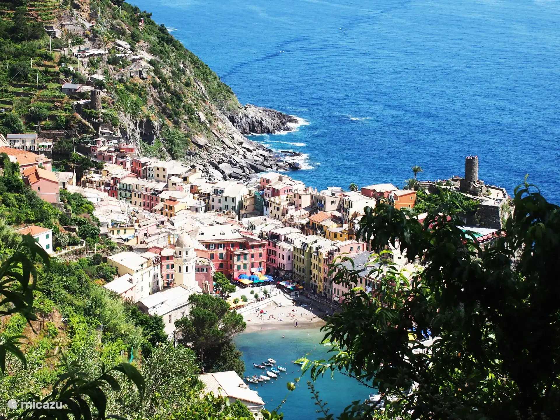 Enjoy peace, nature and Tuscan charm. Our luxury chalet is in a beautiful location with views, swimming pool and close to the most beautiful villages such as Lucca, Pisa and Florence.