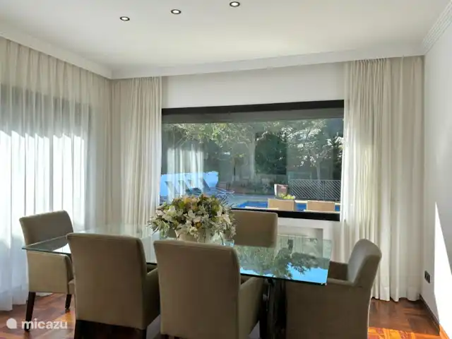 Vila Golf Costa Brava | Espagne, Costa Brava, Santa Cristina d'Aro - villa Table de salle à manger avec vue sur la piscine