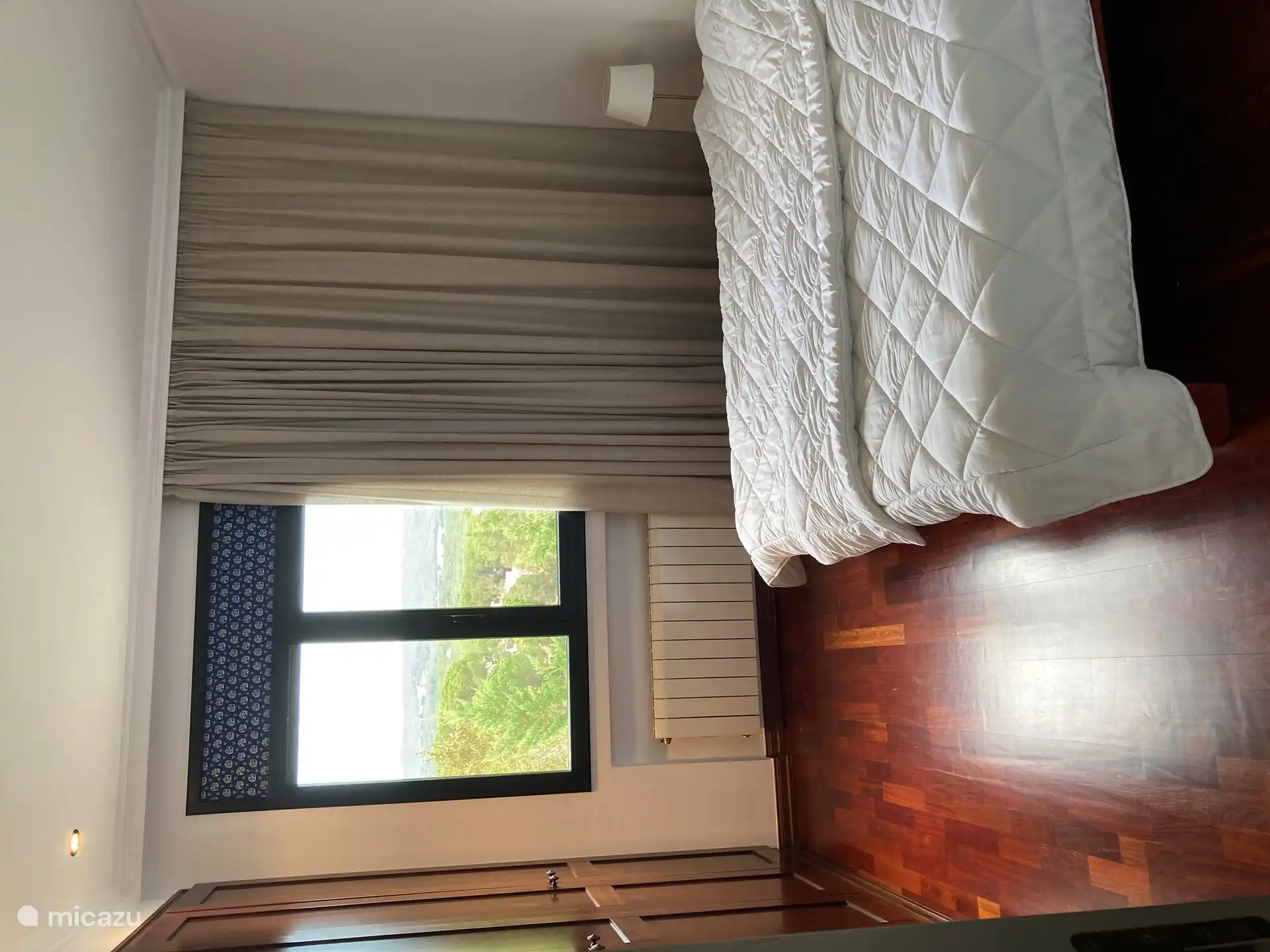 Deuxième chambre avec salle de bain privée