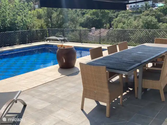 Vila Golf Costa Brava | Espagne, Costa Brava, Santa Cristina d'Aro - villa Grand auvent pour plus d'ombre pendant les chaudes journées d'été